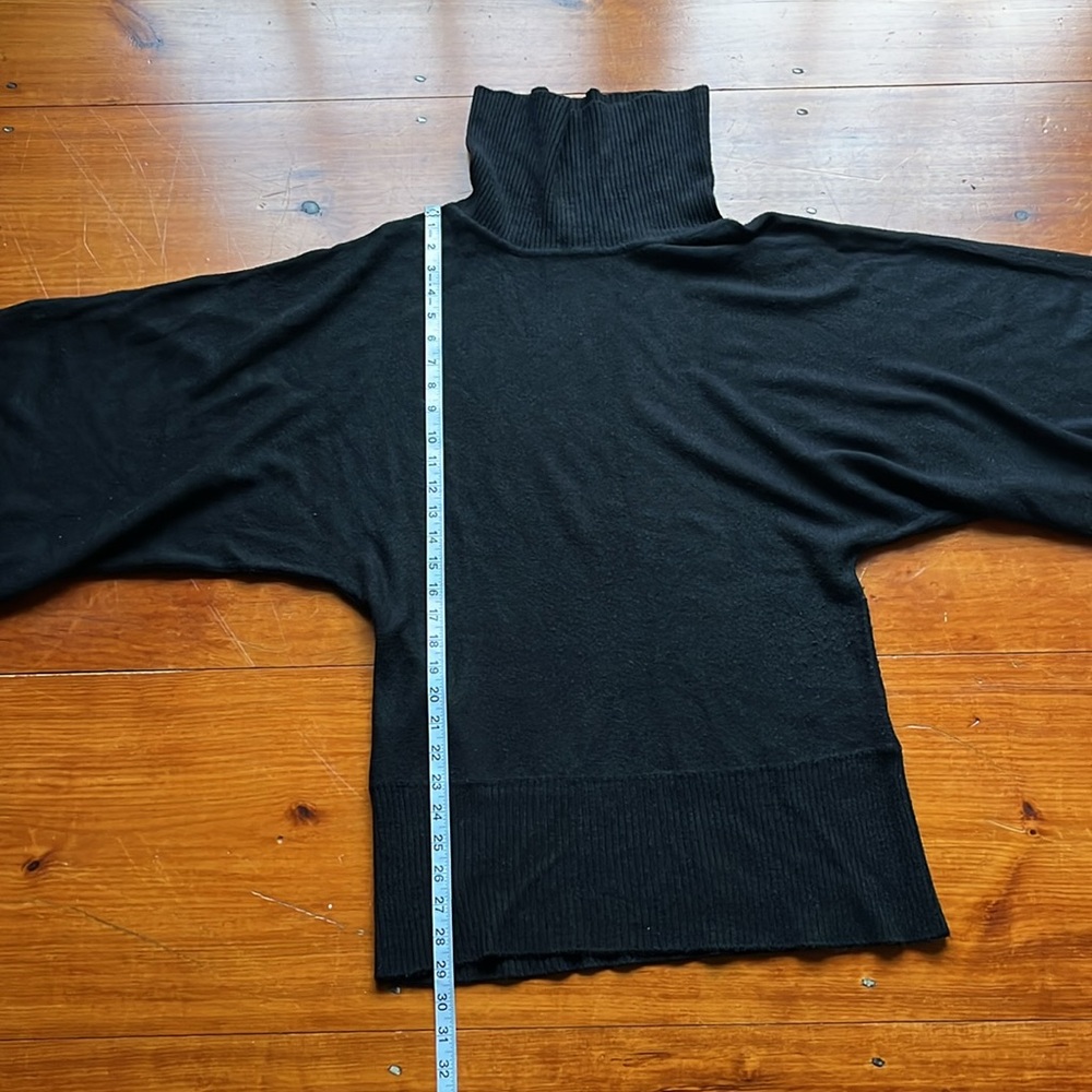 BCBGMaxAzria sweater - Picture 5 of 10